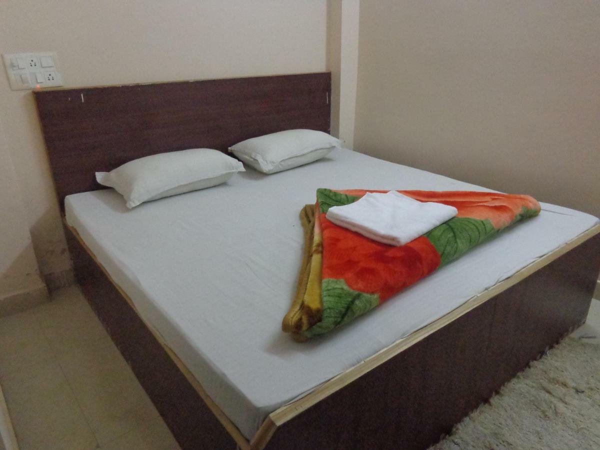 Delhi Inn,Walk In Nizamuddin Railway Station 뉴델리 외부 사진